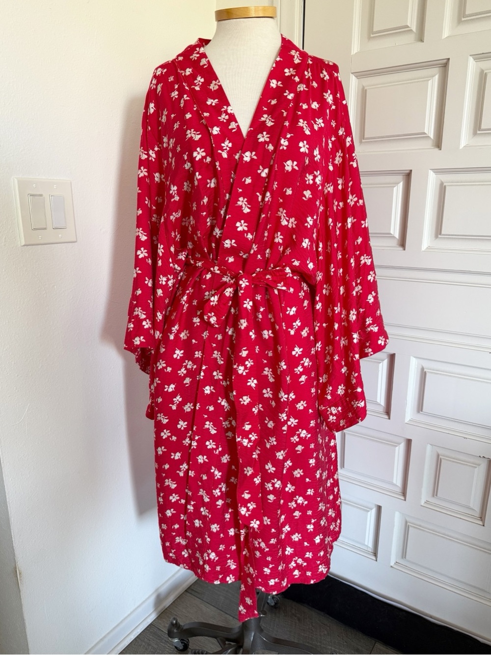 NWT Ava & Viv Red Ditsy Floral Kimono Robe Tie Size 3X